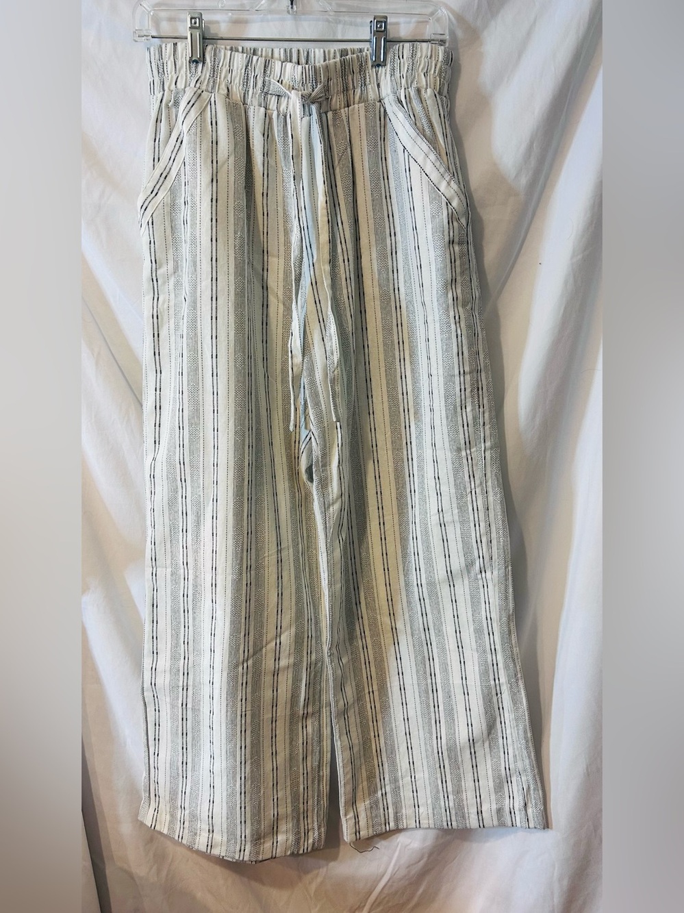 Sienna Sky Women’s Wide Leg Pants Black & White Stripe Pull-on NWOT Large